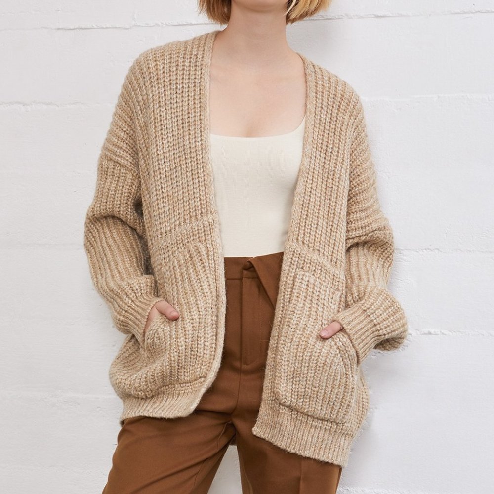 Chunky Kangaroo Cardigan
